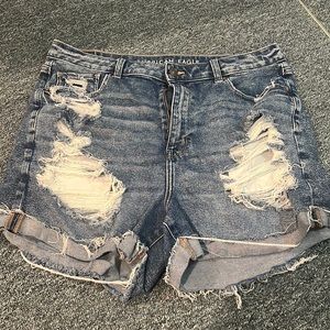 American Eagle Ripped Mom Short